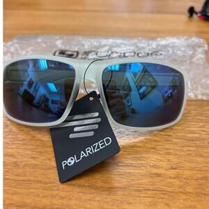 Sundog "Ellwood" 52TB White Frame, Black Lens Sunglasses NWT
